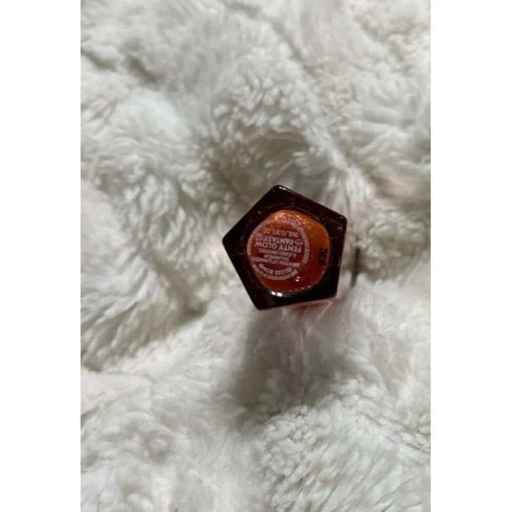 Glossy Posse Luminizer Gloss Bomb Glow Fantasy